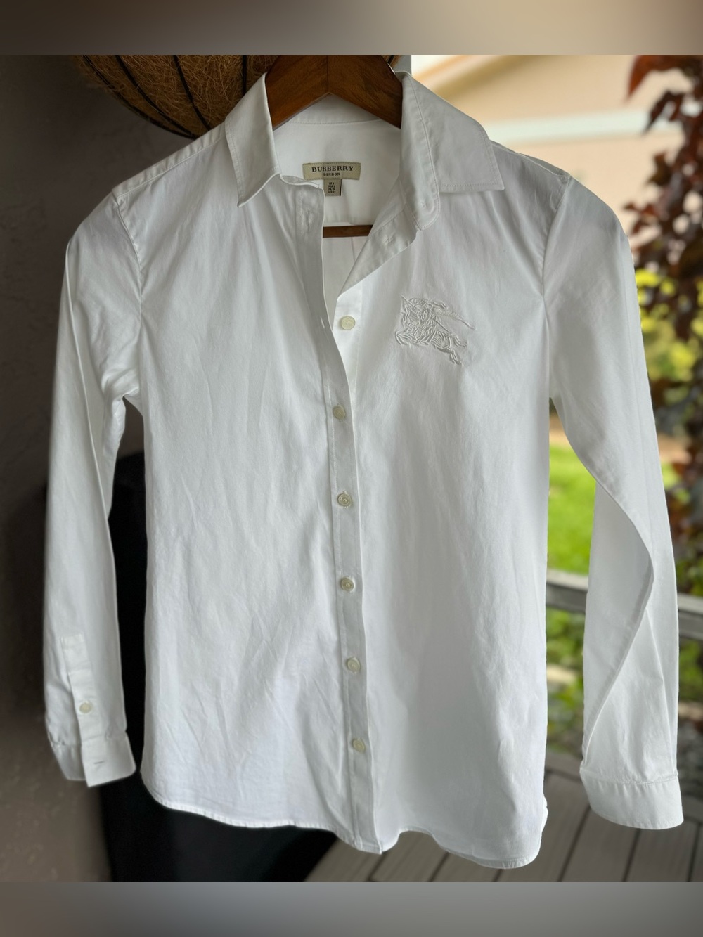 Women’s Burberry White Cotton Long-Sleeve Button-Down Shirt